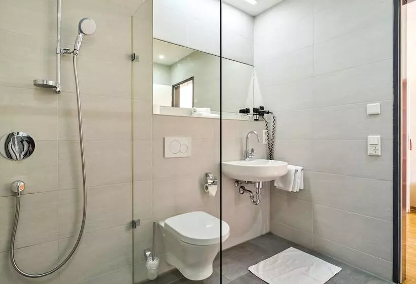 Standard Single Room, Apfelbaum