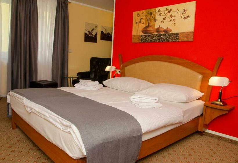 חדר סטנדרט, Aristo