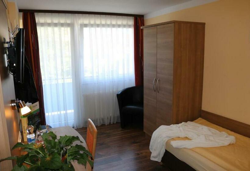 חדר סטנדרט יחיד, Brigitte