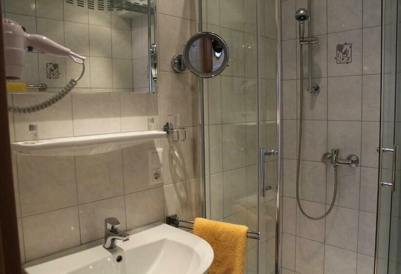 חדר סטנדרט, Brigitte