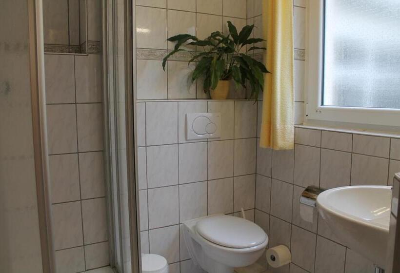 חדר סטנדרט, Brigitte