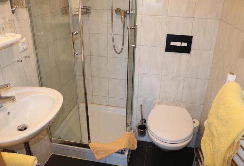 חדר סטנדרט, Brigitte