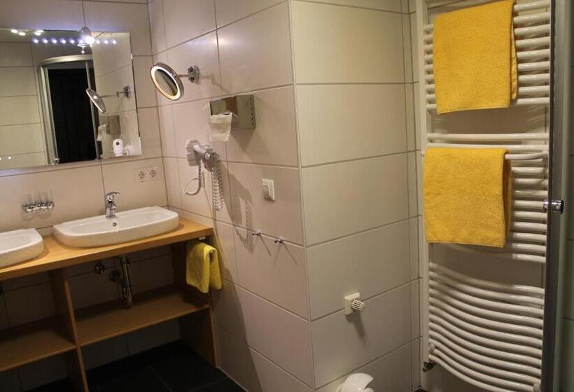 סוויטת ג'וניור, Brigitte