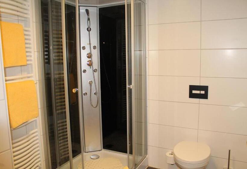 סוויטת ג'וניור, Brigitte