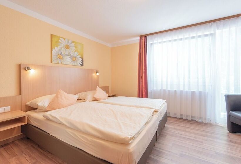 חדר סטנדרט, Brigitte