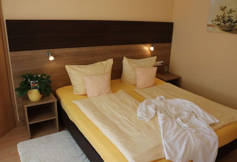 חדר קומפורט, Brigitte