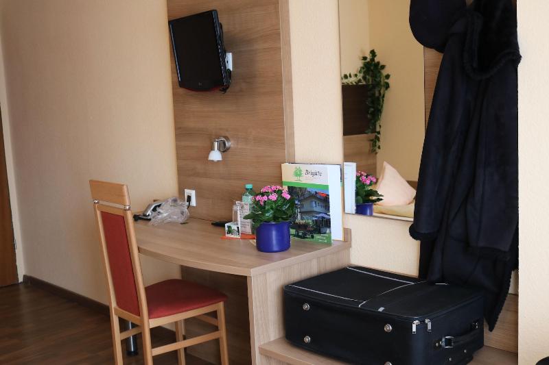 חדר סטנדרט יחיד, Brigitte