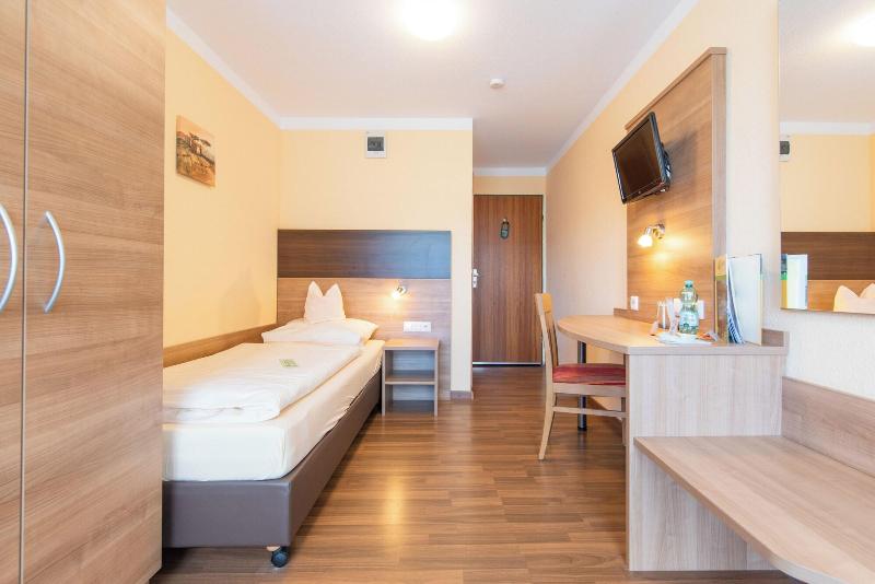 חדר סטנדרט יחיד, Brigitte