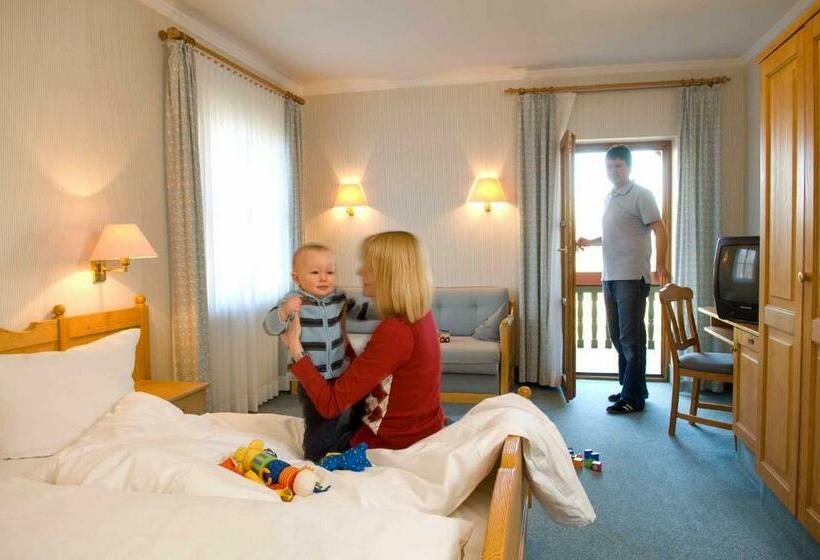 חדר דלוקס, Goldener Hirsch