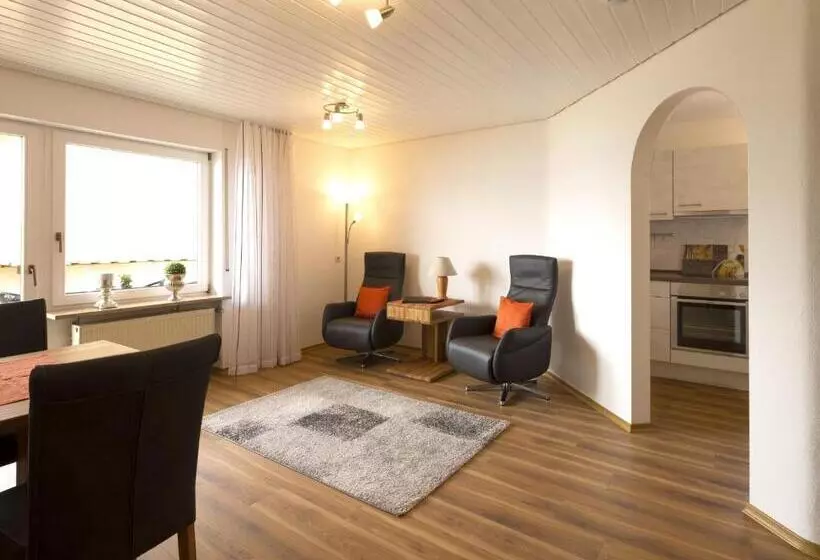 Huoneisto 1 Makuuhuone Terassi, Gästehaus Am Bodensee