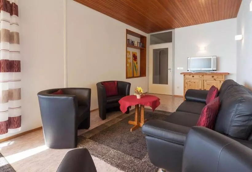 Huoneisto 2 Makuuhuonetta, Gästehaus Am Bodensee