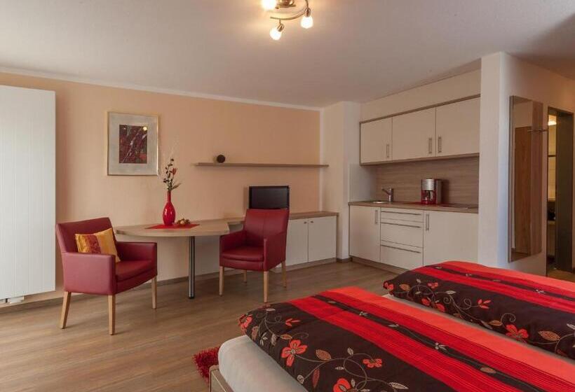 Standard Stúdió Erkéllyel, Gästehaus Am Bodensee