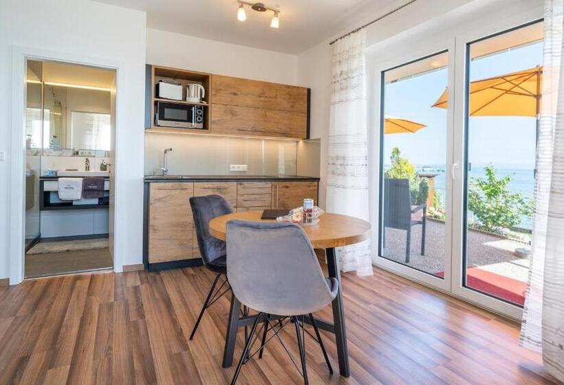 1 Bedroom Apartment Lake View, Gästehaus Am Bodensee