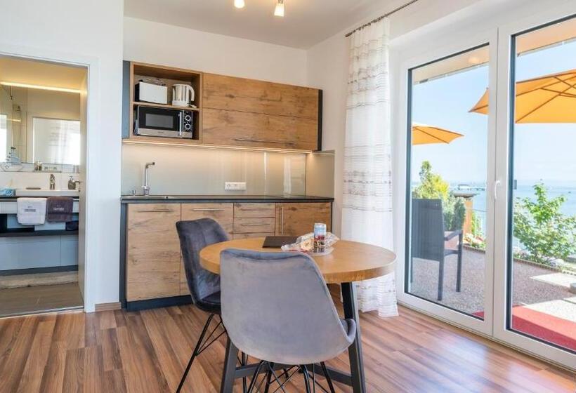 1 Bedroom Apartment Lake View, Gästehaus Am Bodensee