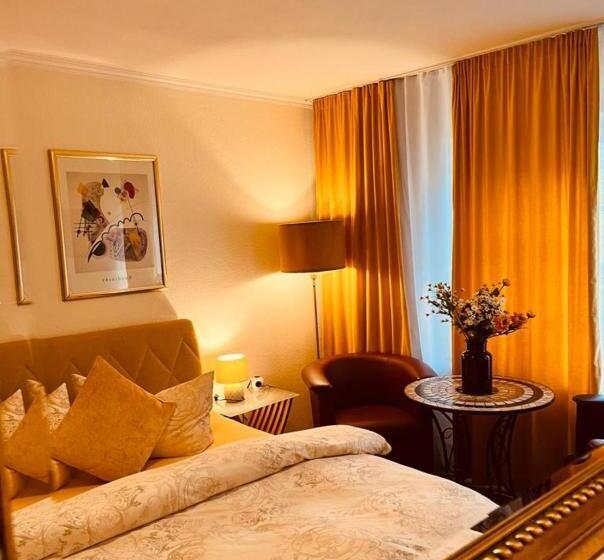 标准间, The Soho Boutique