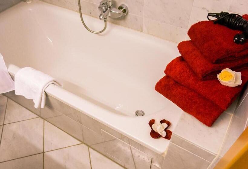 标准间, The Soho Boutique