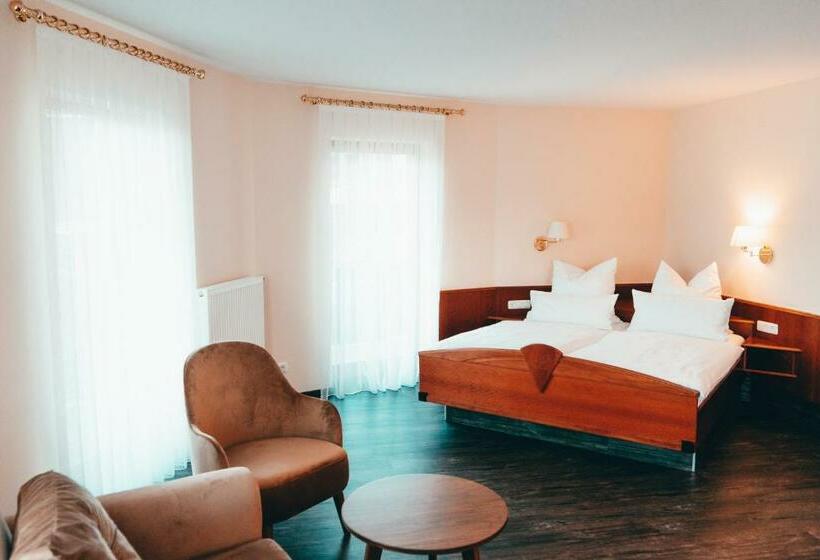 발코니가 있는 스위트, Lorösch