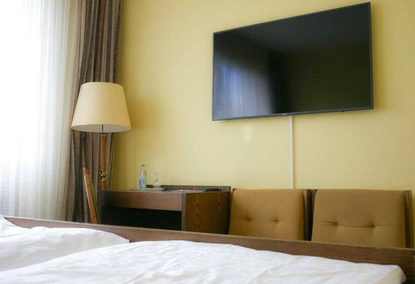 스탠다드 트리플 룸, Oronto