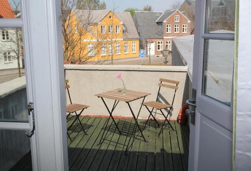 غرفة قياسية مزوَّدة بشُرفة, Ribe