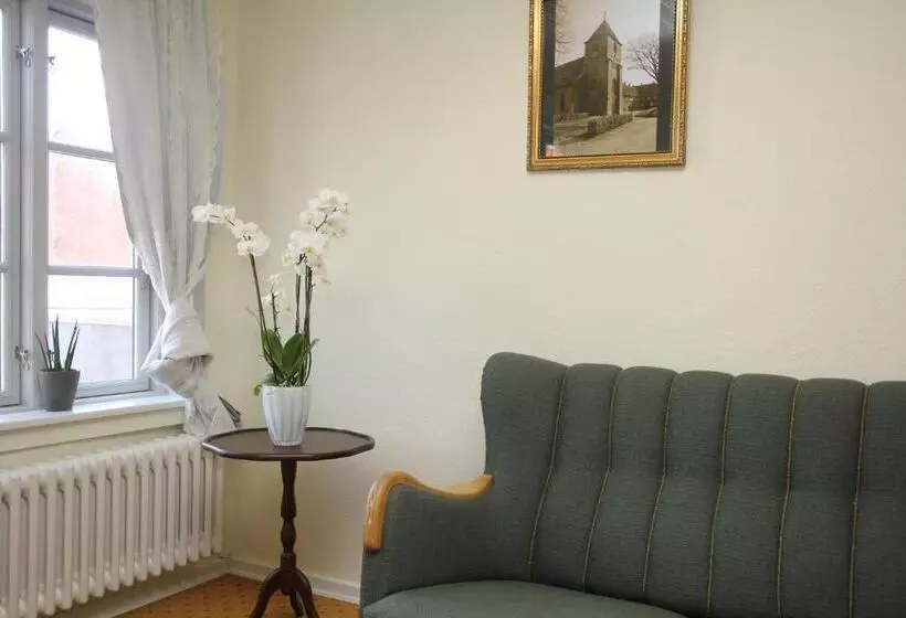 اتاق استاندارد چهارنفره با سرویس بهداشتی مشترک, Ribe