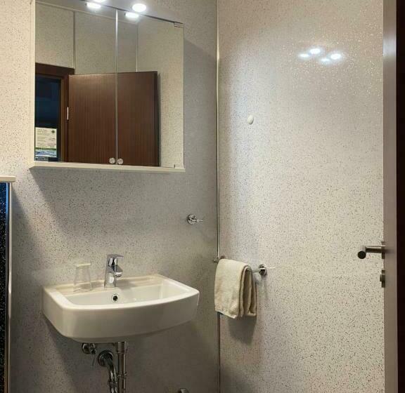 스탠다드 싱글 룸, Schütz