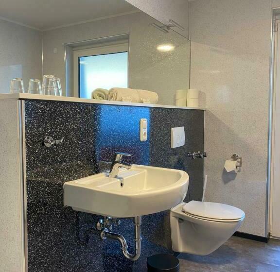 스탠다드 룸, Schütz