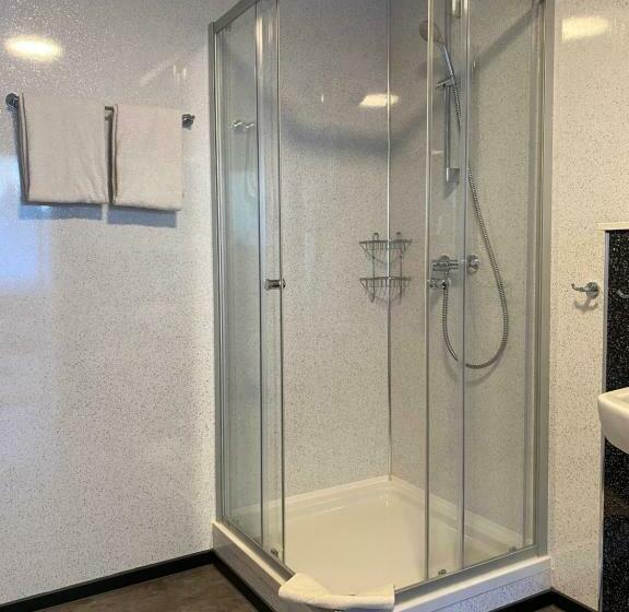 스탠다드 룸, Schütz