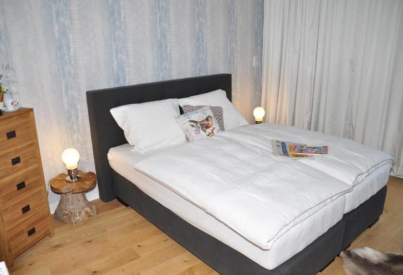 Comfort room with balcony, Six! Eat Work Sleep