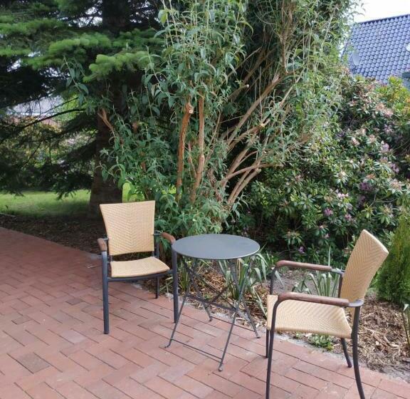 Номер Deluxe, Stoevchen Café