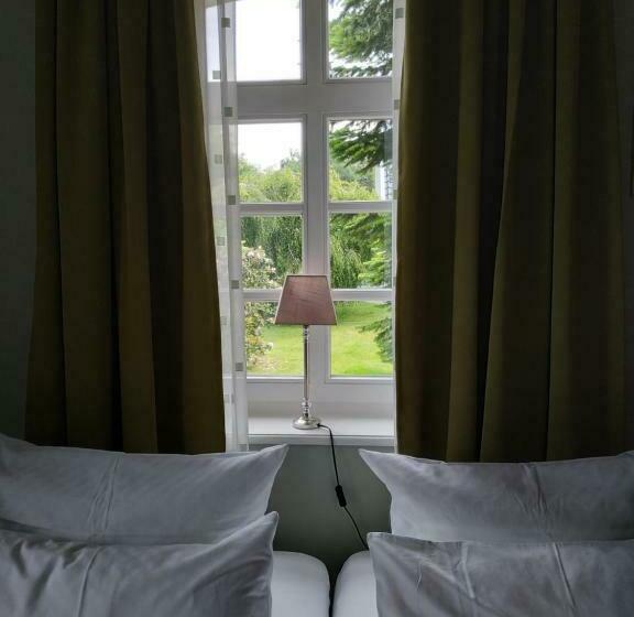 Номер Deluxe, Stoevchen Café