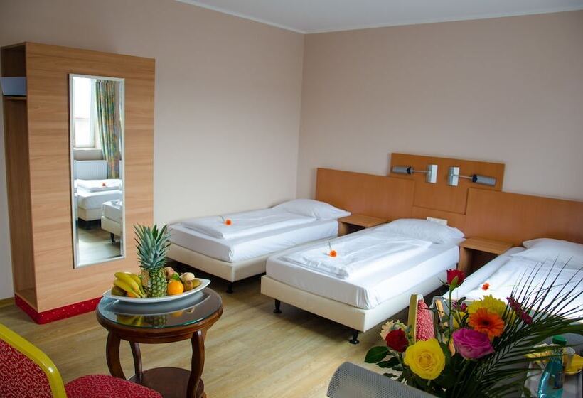 Номер Стандарт Трехместный, Panorama Hotel Frankfurt Offenbach Süd