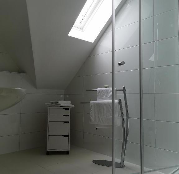 Номер Deluxe, Stoevchen Café