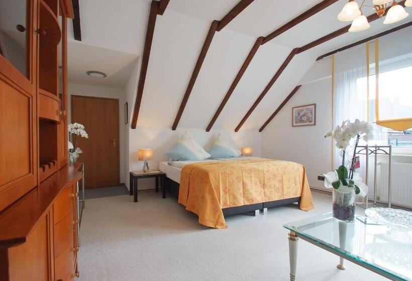 Апартаменты 1 Спальня, Stoevchen Café