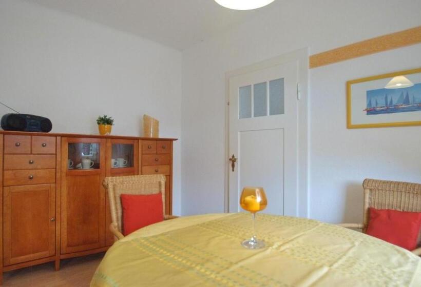 Дом 3 Спальни, Stoevchen Café