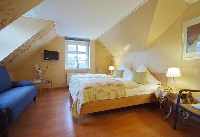 Семейный Номер, Stoevchen Café