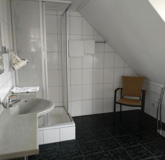 Семейный Номер, Stoevchen Café