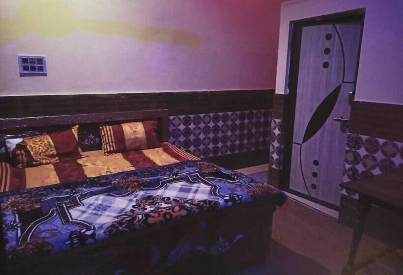 Трехместный Номер Классика, Oyo  Happy Stay