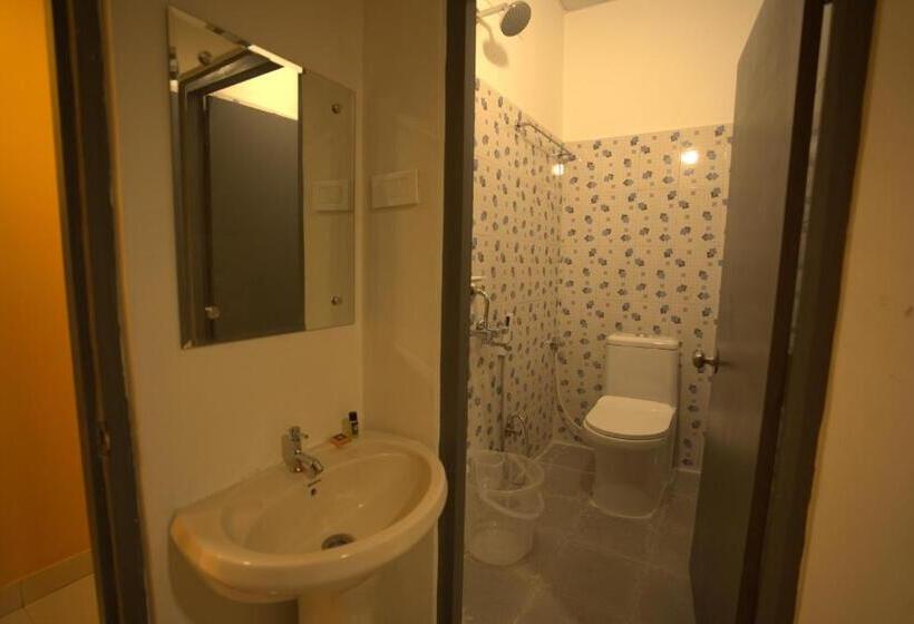 اتاق اکونومی, Yellow Bells Signature Hitec City