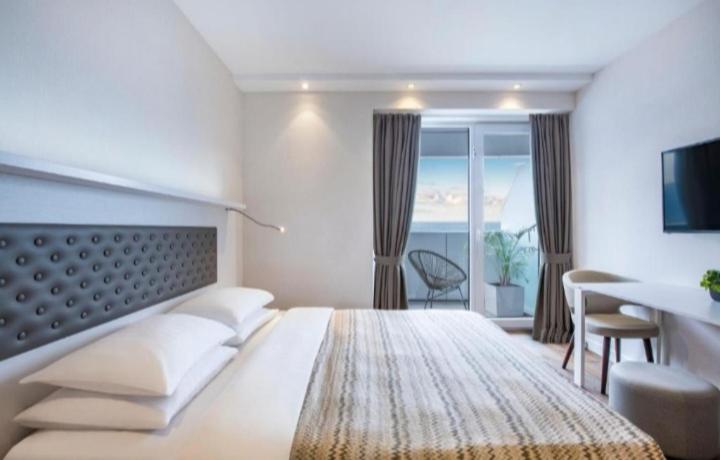 استودیوی استاندارد, Batumi Hotel Room