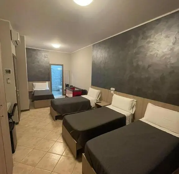 Standard Neljän Hengen Huone, B&b Menna Vence
