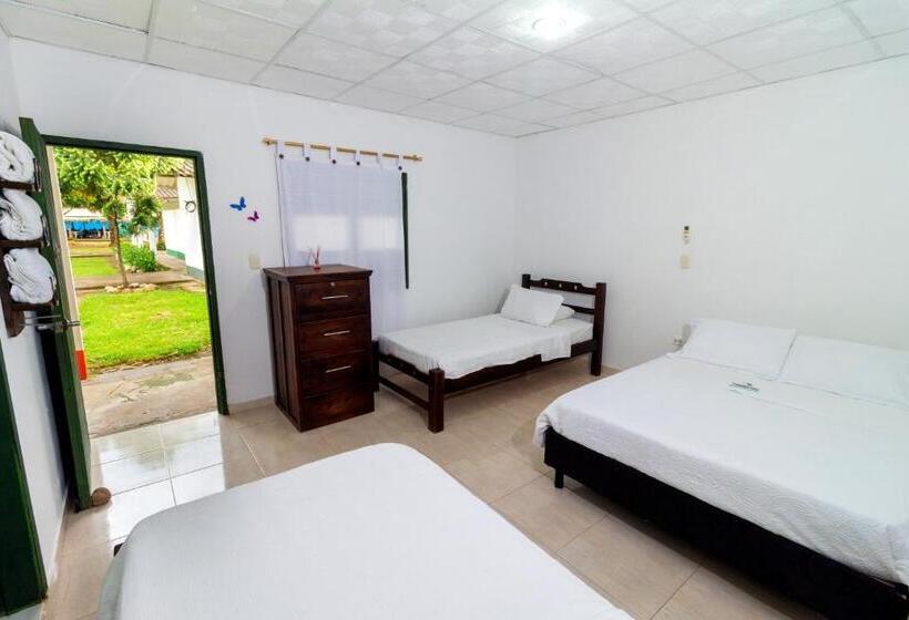 اتاق لوکس چهار تخته, Ecohotel La Fortuna