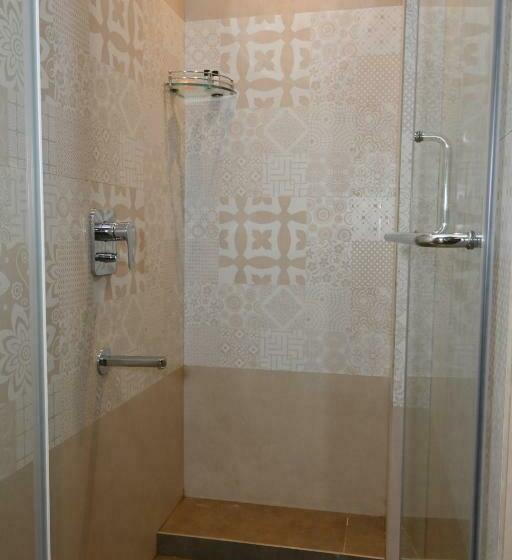 豪华房间, Banaras Villa