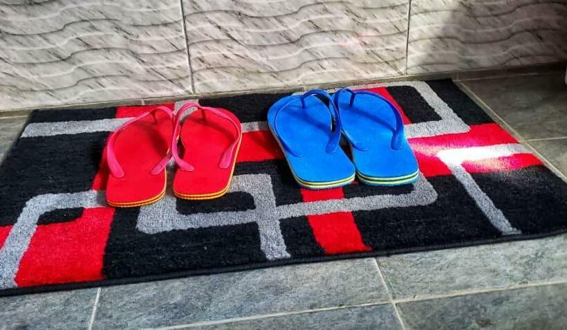 Deluxe room with river view, Gipir And Labongo Safari Lodge Ltd