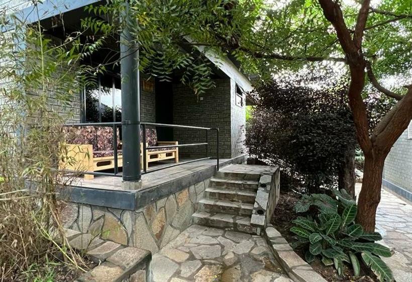 اتاق استاندارد با بالکن, Gipir And Labongo Safari Lodge Ltd