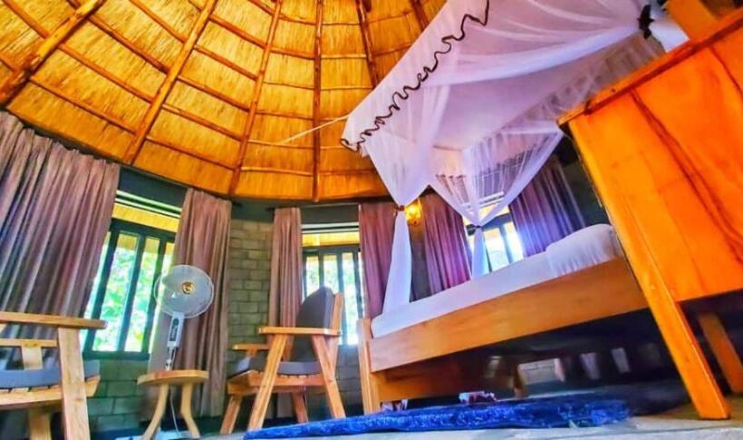 اتاق لوکس, Gipir And Labongo Safari Lodge Ltd