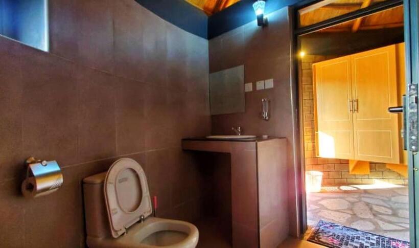 اتاق لوکس, Gipir And Labongo Safari Lodge Ltd