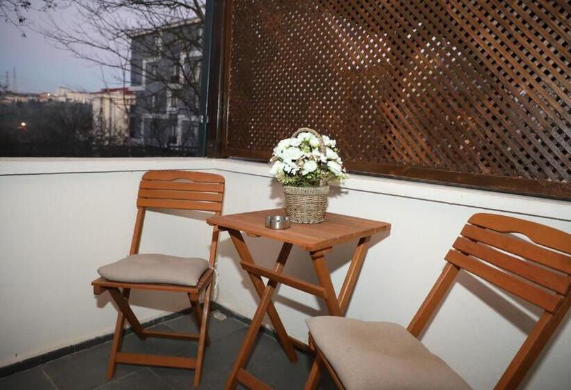 غرفة عائلية, Otel İstasyon