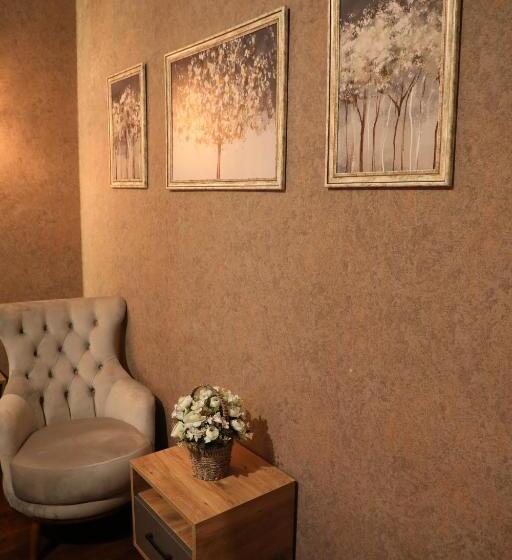 غرفة عائلية, Otel İstasyon