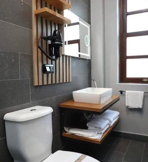Perhehuone, Otel İstasyon