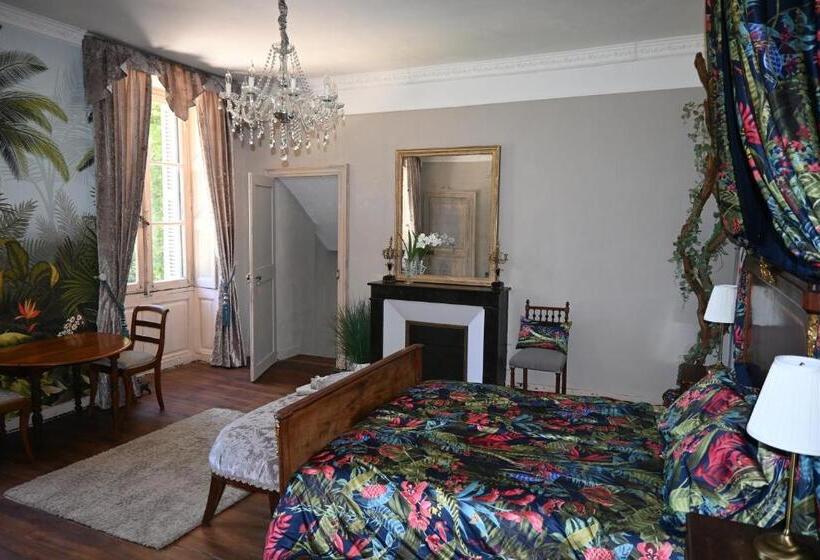 Семейный Номер Вид на Сад, Chateau Morinerie